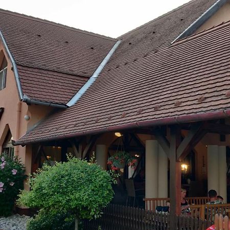 Korona Panzio Bed & Breakfast Balatonbereny Luaran gambar