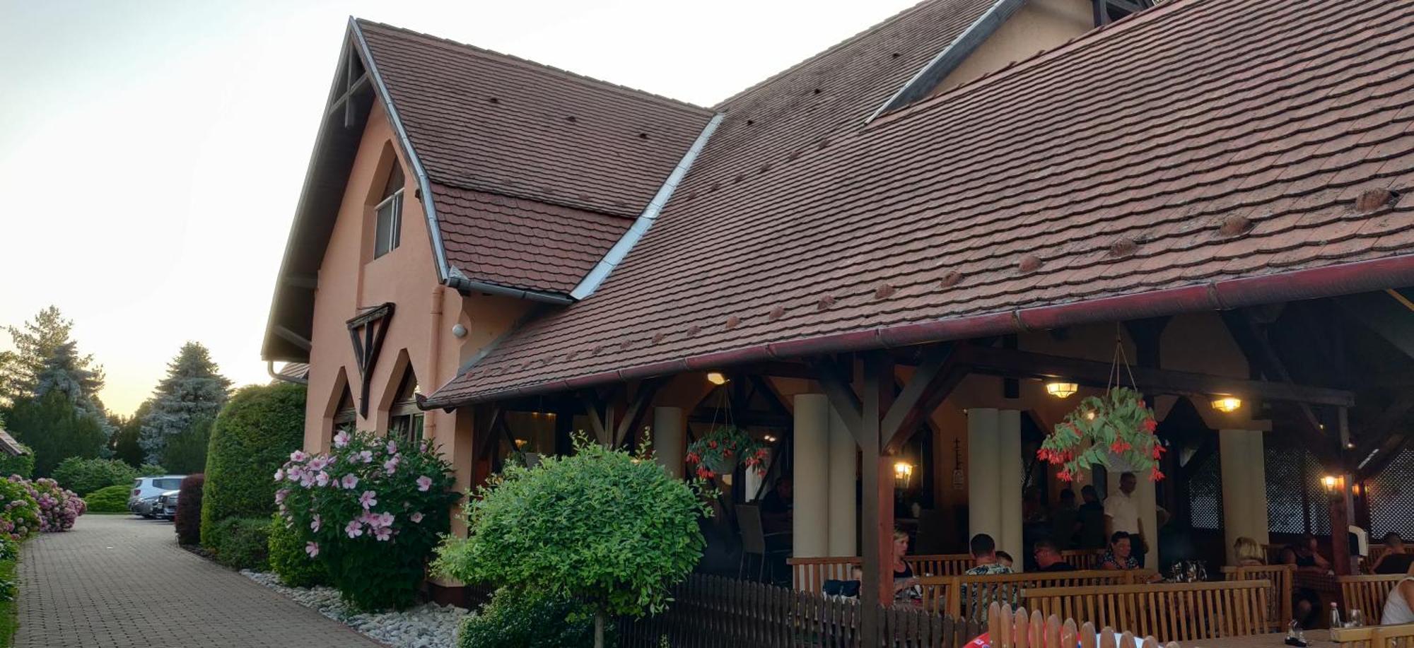 Korona Panzio Bed & Breakfast Balatonbereny Luaran gambar
