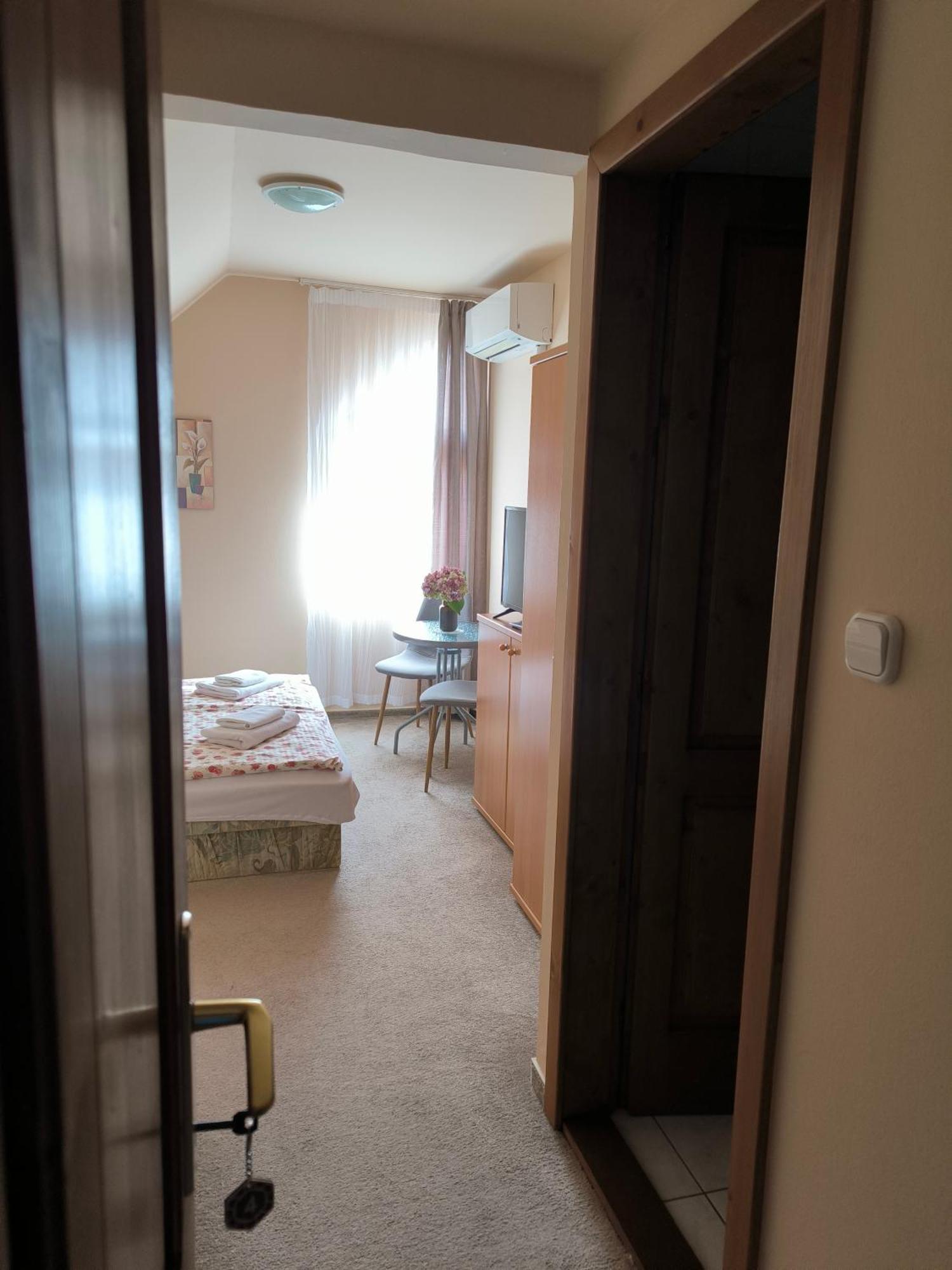 Korona Panzio Bed & Breakfast Balatonbereny Luaran gambar